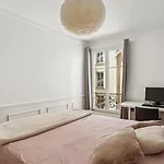 Le Xvie Chic - Paris