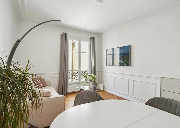 Le Xvie Chic - Paris